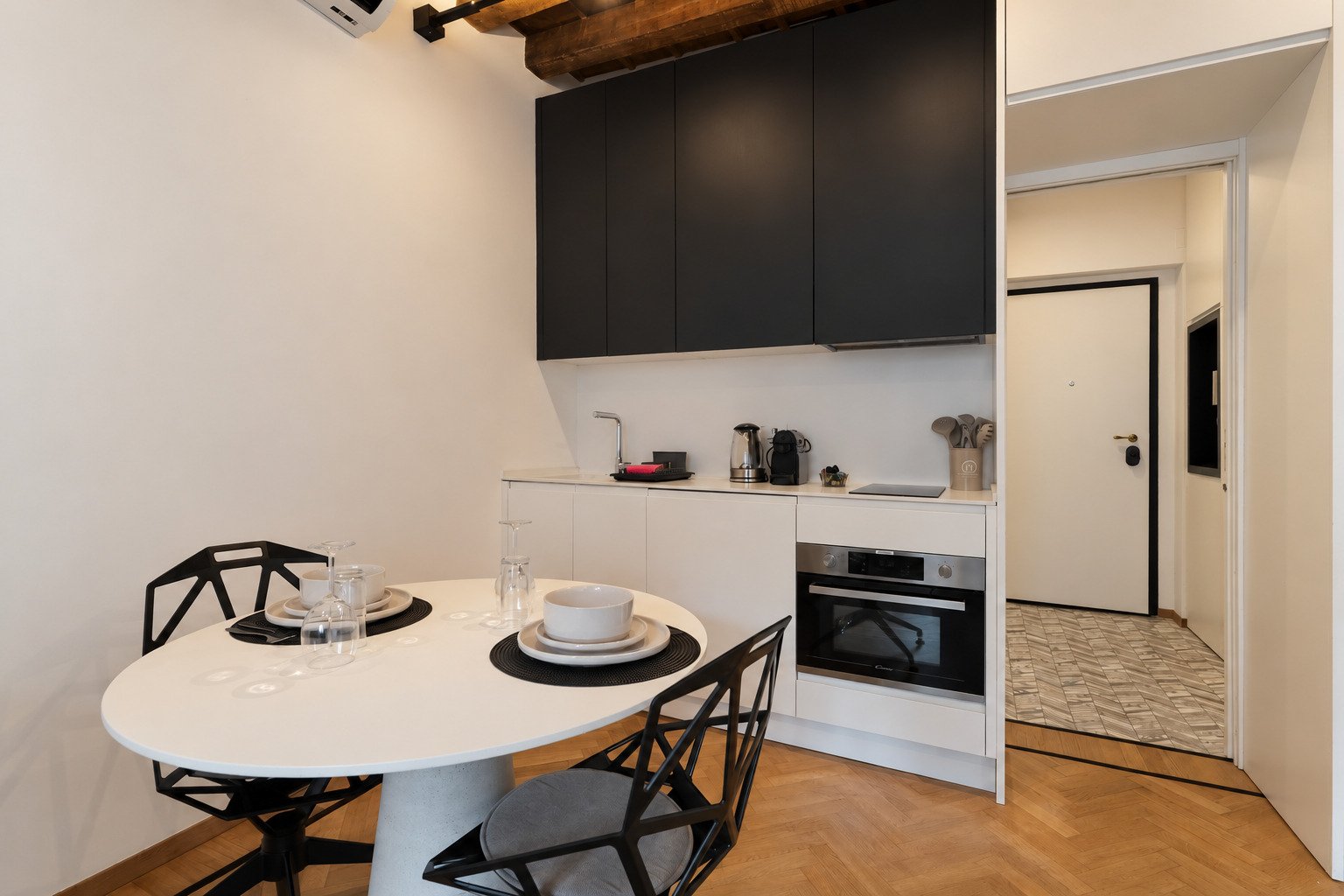 Casa Asnago e Vender — la zona pranzo e la cucina