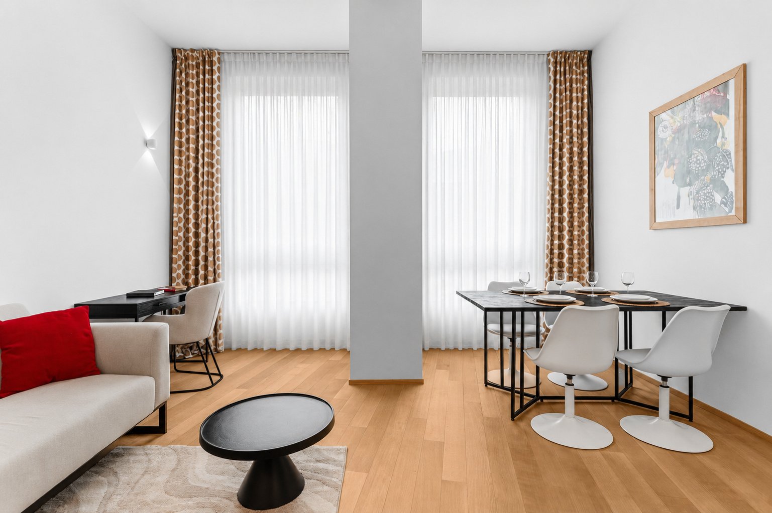 Casa Figini Pollini — zona pranzo con opera alle pareti