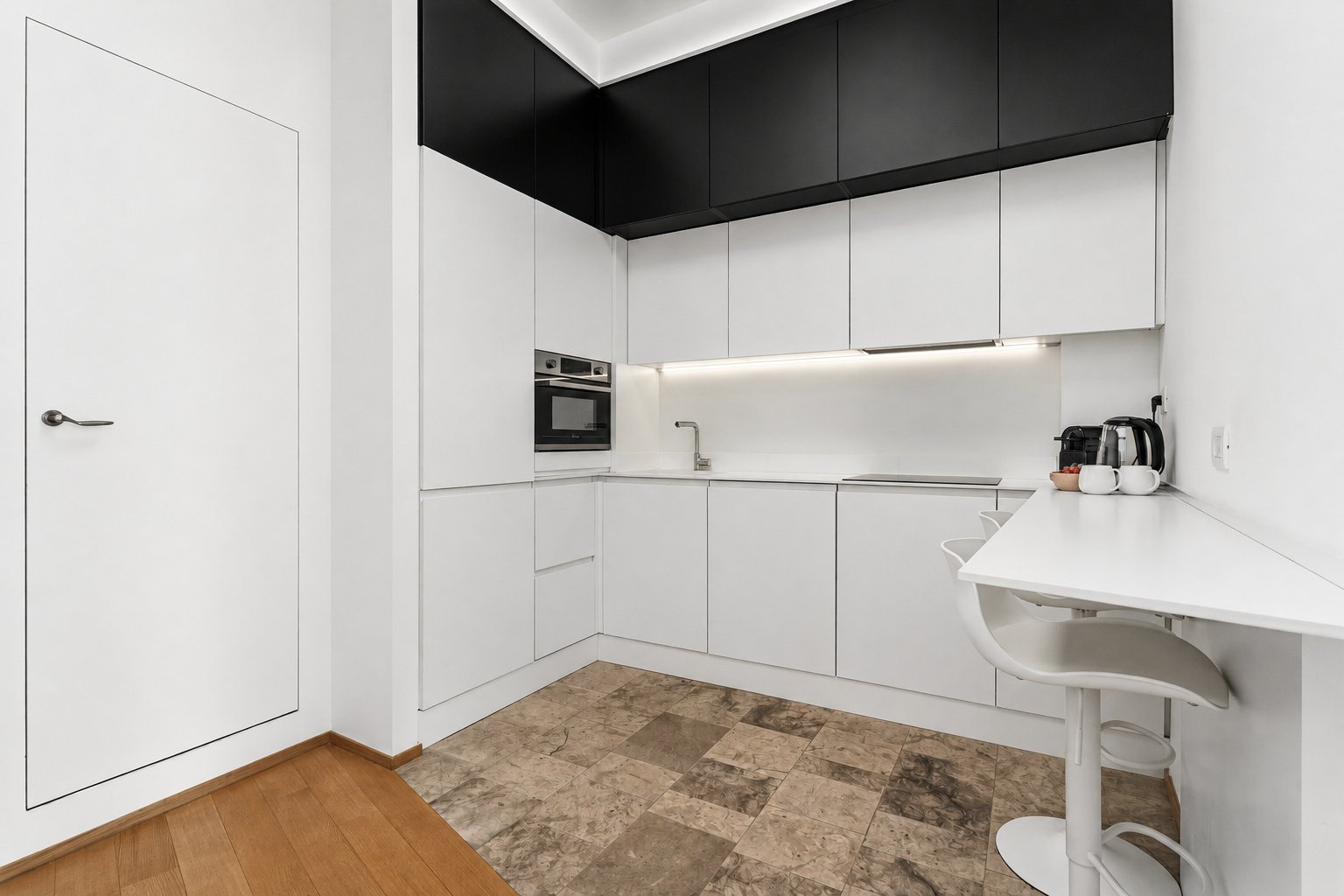 Casa Figini Pollini — cucina attrezzata con forno