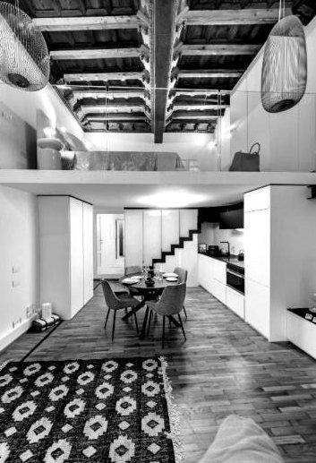 Casa Gio Ponti — la doppia altezza con la camera in vetro