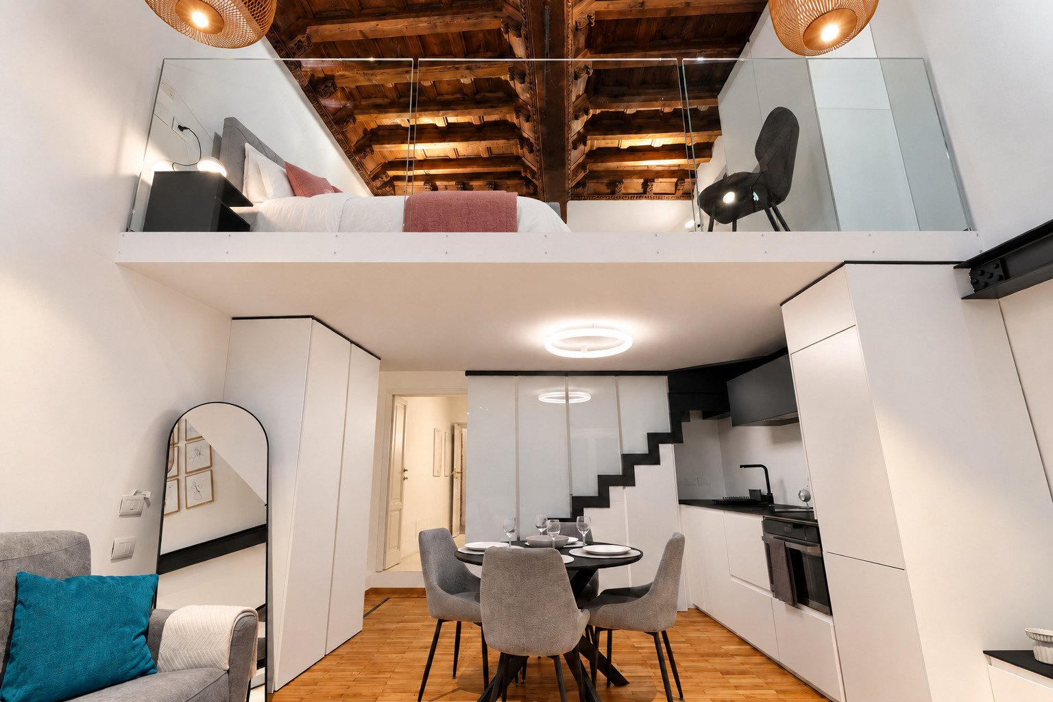 Casa Gio Ponti — la doppia altezza con la camera in vetro